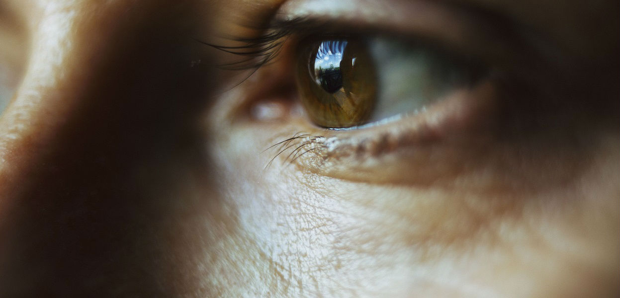 Как проявляются отслойка сосудистой оболочки глаза
